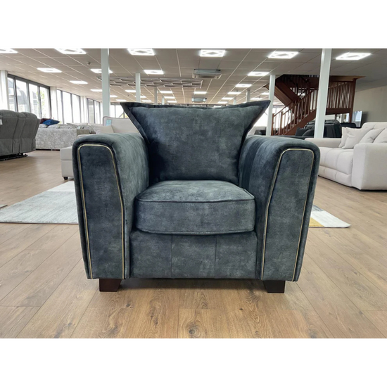 Serena Armchair – Black | Modern Single-Seat Sofa for Contemporary Living Spaces